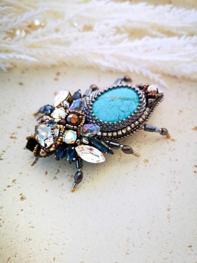 Vienetinė sagė - Glamūrinis vabzdys - Dangiška Houlito žydra 